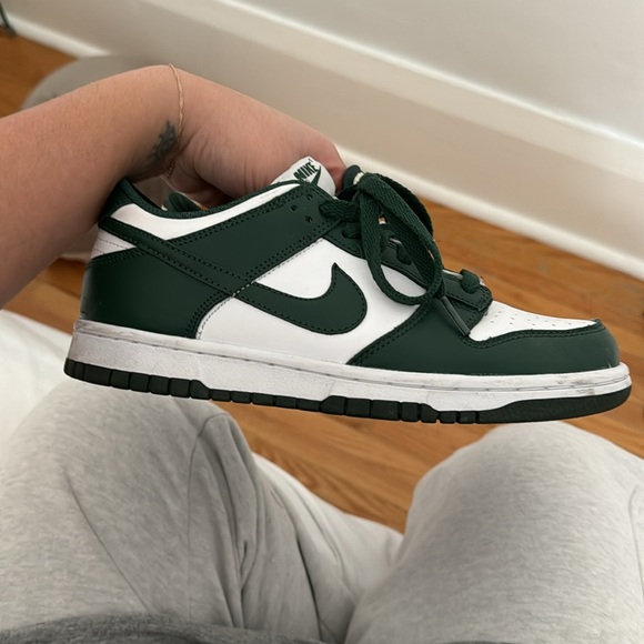 Nike Dunk - Picture 2 of 3